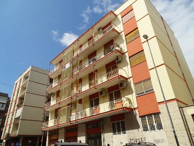 Foto Appartamento in Via Brennero 31, Bari Carrassi di 102 m² con 3 locali