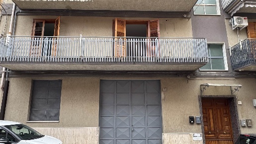 Foto Appartamento in via Santa Caterina 18, Scordia di 110 m² con 5 locali