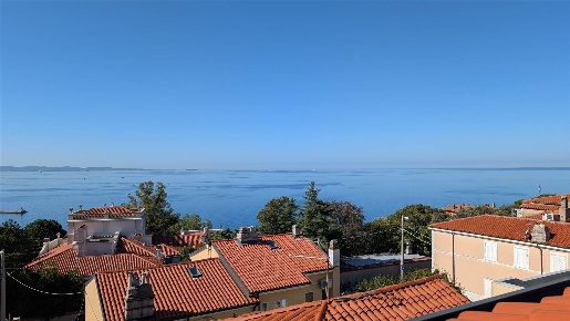 Foto Villa unifamiliare a Trieste Barcola di 381 m² con 10 locali