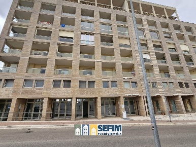 Foto Negozio in VIA SARAGAT, Matera Centro di 60 m² con 2 locali in vendita