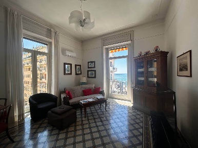 Foto Appartamento a Salerno Centro Storico - Teatro Verdi di 260 m²
