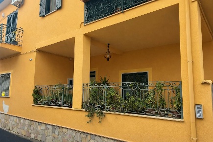 Foto Appartamento in VIA VITTORIO EMANUELE 43, Cellole Centro di 155 m²