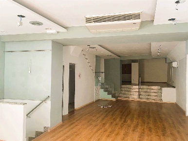 Foto Negozio in VIA DEL DUOMO 4, Casale Monferrato Centro di 190 m²