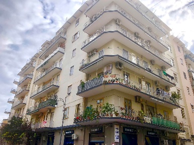 Foto Appartamento in Via Santa Margherita 36 N, Salerno di 100 m²