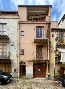 Foto Casa indipendente in via Abruzzo 21, Castelbuono di 140 m² in vendita