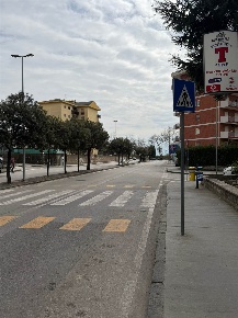 Foto Negozio in Via Antonio Fogazzaro 71, Battipaglia Centro di 250 m²