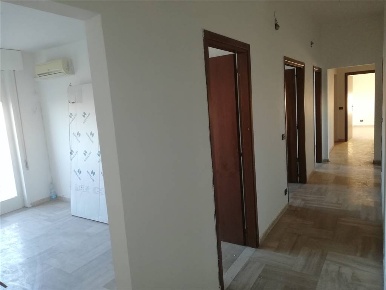 Foto Ufficio in via Georgia  16, Reggio di Calabria Pineta Zerbi di 130 m²