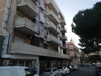 Foto Ufficio in via Georgia  16, Reggio di Calabria Pineta Zerbi di 130 m²