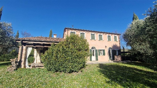 Foto Rustico in via tormene, Baone di 290 m² con 8 locali in vendita