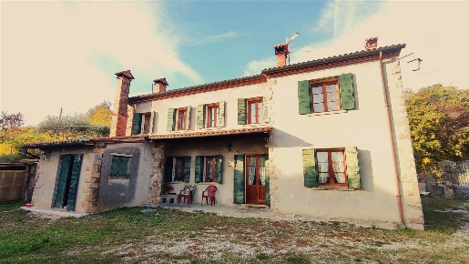 Foto Rustico in via degli ulivi, Lozzo Atestino di 160 m² con 8 locali