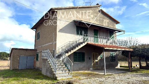 Foto Casa indipendente a Castiglione del Lago I Bertoni di 275 m²