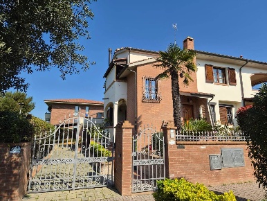 Foto Appartamento in via Monte Amiata 3, Cecina Cecina Centro di 61 m²