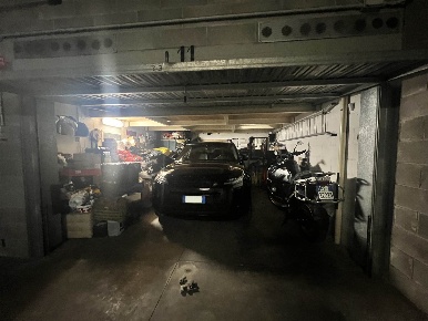 Foto Garage a Livorno Zola - Galilei di 27 m² con 1 locali in vendita