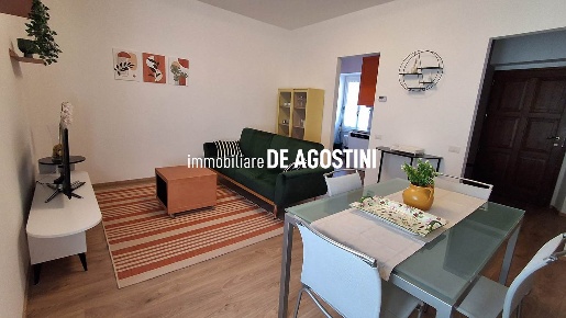 Foto Appartamento in Via Viotti 40, Meina Centro di 80 m² con 3 locali