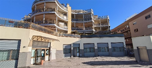Foto Ufficio in via cadorna, Civitavecchia di 250 m² con 5 locali