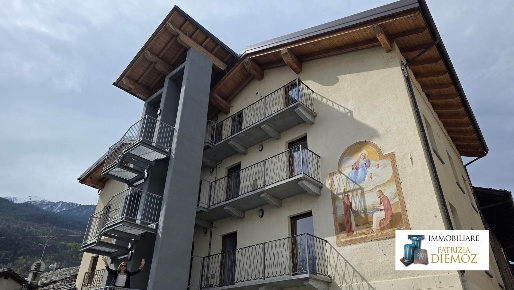 Foto Appartamento in via Risorgimento, Nus Centro di 95 m² con 3 locali