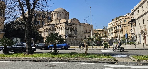 Foto Appartamento a Messina Centro Storico di 115 m² con 4 locali