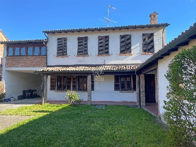 Foto Case semi ndipendenti a Isola Sant'Antonio Centro di 266 m² in vendita