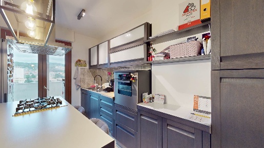 Foto Appartamento in Via Luigi Catanelli 2, Perugia di 110 m² con 6 locali