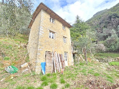 Foto Rustico a Camaiore Camaiore Paese di 50 m² con 3 locali in vendita