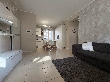 Foto Appartamento a Gravina di Catania Centro di 100 m² con 4 locali