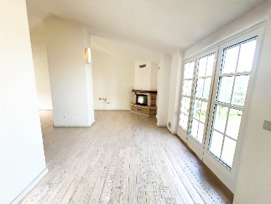 Foto Appartamento a Jesi Centro Storico di 169 m² con 5 locali in vendita