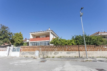 Foto Villa unifamiliare in Battipaglia zona lido lago, Salerno di 180 m²