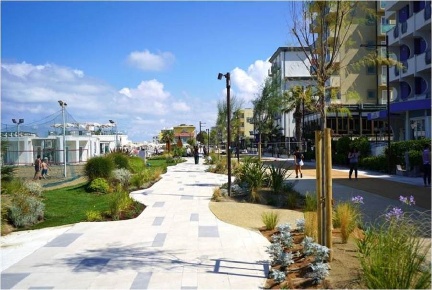 Foto Hotel a Rimini di 1000 m² con 17 locali in vendita