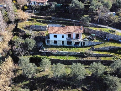 Foto Villa unifamiliare a Soldano di 285 m² con 8 locali in vendita