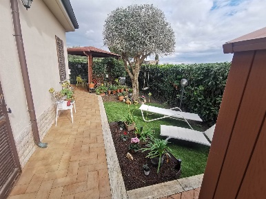 Foto Villa a schiera in Via delle Acacie, Capena di 80 m² con 3 locali