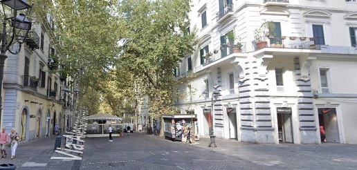 Foto Attività commerciale in VIA SCARLATTI, Napoli Vomero di 150 m²