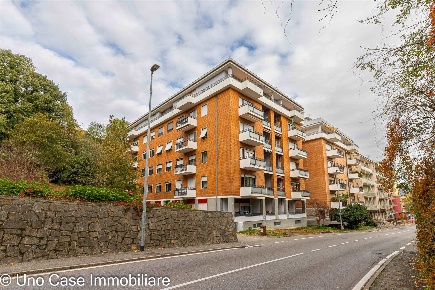 Foto Appartamento in Via Miniere 20, Ivrea di 88 m² con 4 locali in vendita
