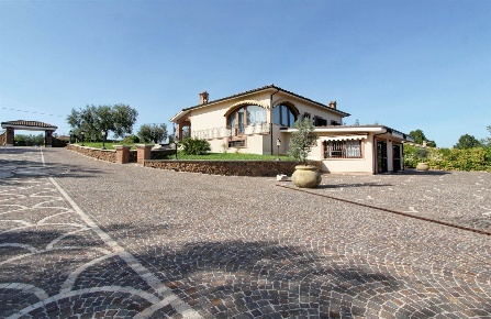 Foto Villa unifamiliare in via salaria  snc, Monterotondo di 422 m²
