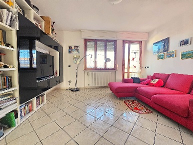 Foto Appartamento a Cecina Cecina Centro di 85 m² con 5 locali in vendita