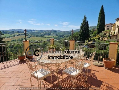 Foto Casa indipendente in piazza Cesare Battisti snc, Carmignano di 150 m²