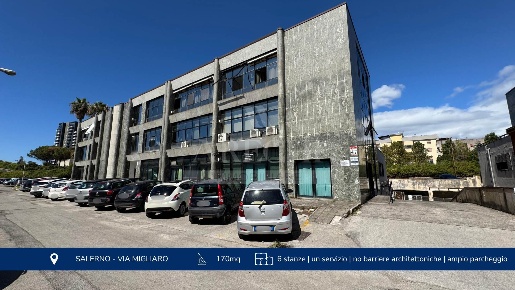 Foto Ufficio a Salerno Arbostella - Arechi di 170 m² con 6 locali