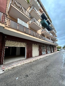 Foto Negozio in via Brunelleschi 26-28, Palermo CEP - Michelangelo Alta