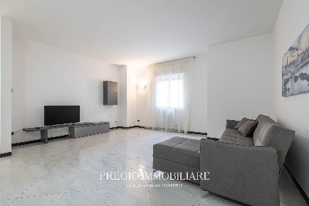 Foto Appartamento in Via Orazio Fiume, Monopoli Centro di 130 m² in vendita