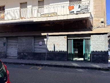 Foto Locale commerciale in via mulino a vento  34, Catania di 62 m²