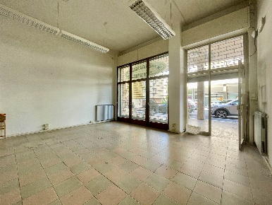Foto Negozio a Borgo Virgilio Cerese di 60 m² con 2 locali in affitto