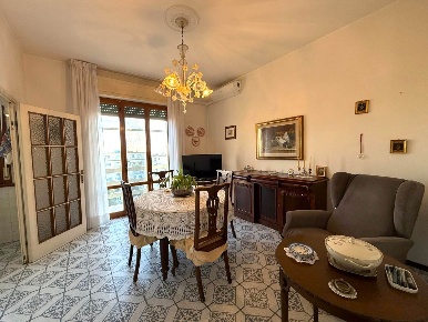 Foto Appartamento a Cecina Cecina Centro di 150 m² con 6 locali in vendita