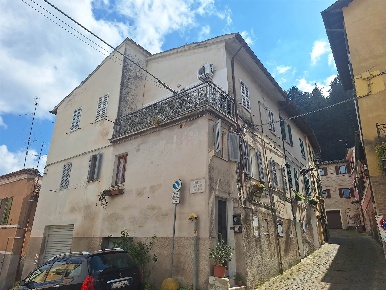 Foto Appartamento a San Severino Marche Centro di 77 m² con 4 locali