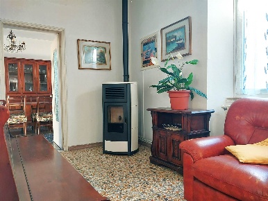 Foto Case semi ndipendenti a Zeri di 135 m² con 6 locali in vendita