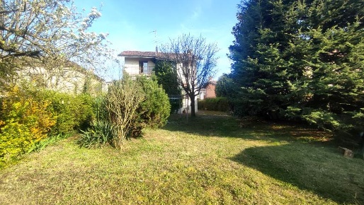 Foto Villa unifamiliare a Lungavilla Centro Storico di 200 m² con 9 locali