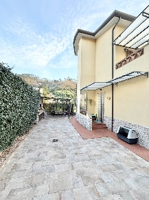 Foto Casa indipendente a Massarosa Bozzano, Quiesa di 100 m² con 5 locali