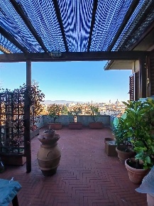 Foto Appartamento a Pistoia Pistoia Ovest di 203 m² con 7 locali in vendita