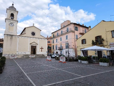 Foto Negozio in Piazza Matteotti 17, Fiano Romano di 20 m² con 1 locali