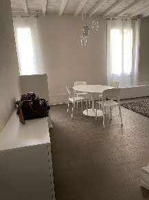 Foto Appartamento a Modena Centro Storico di 80 m² con 3 locali in affitto