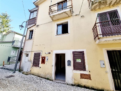 Foto Case semi ndipendenti in Via Giacomo Matteotti, Tufo di 90 m²