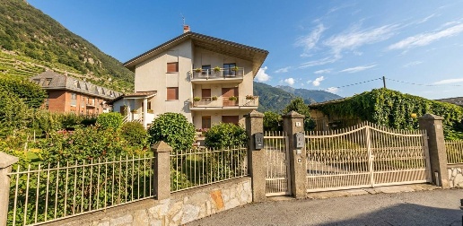 Foto Villa unifamiliare in Via Crestellaz 3, Donnas Centro di 187 m²